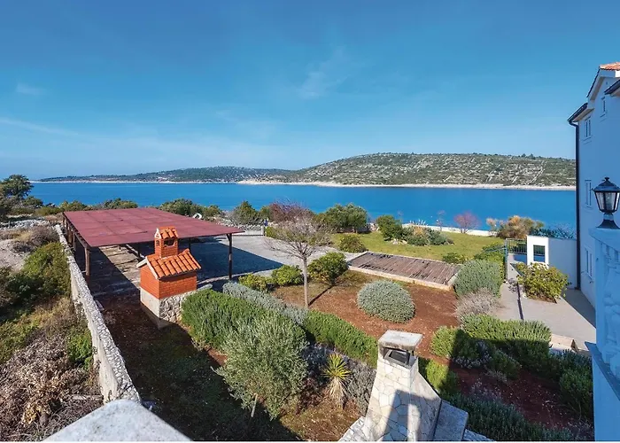 Two-bedroom In Kanica アパート