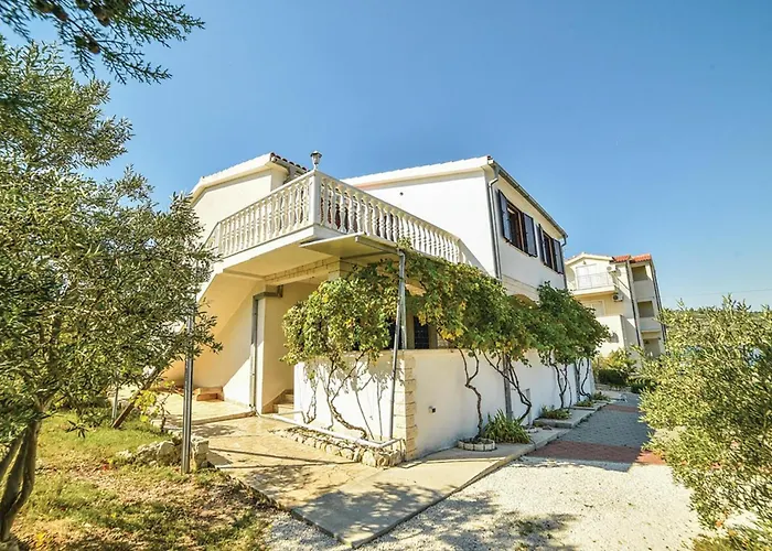 Two-bedroom In Kanica דירה *
